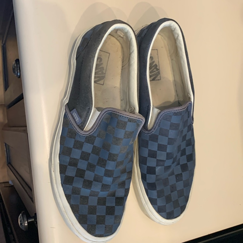 Men’s 10.5 Vans checkered blue suede checked shoes. Good condition